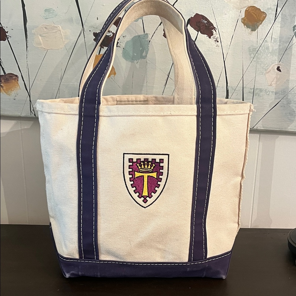 L.L.Bean Boat and Tote Canvas Small Bag in Natural with unique crest